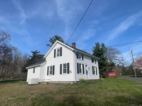 $2,300 | 161 Hoadley Road, Bethany, CT 06524
