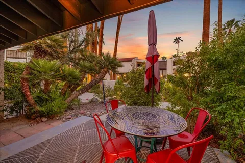 $289,900 | 1474 South Camino Real, Palm Springs, CA 92264