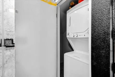 $299,900 | 1474 South Camino Real, Palm Springs, CA 92264