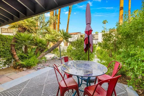 $289,900 | 1474 South Camino Real, Palm Springs, CA 92264