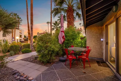 $289,900 | 1474 South Camino Real, Palm Springs, CA 92264