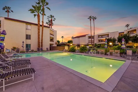 $299,900 | 1474 South Camino Real, Palm Springs, CA 92264