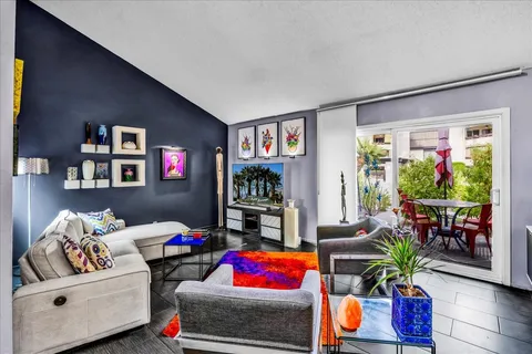 $299,900 | 1474 South Camino Real, Palm Springs, CA 92264