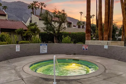 $289,900 | 1474 South Camino Real, Palm Springs, CA 92264