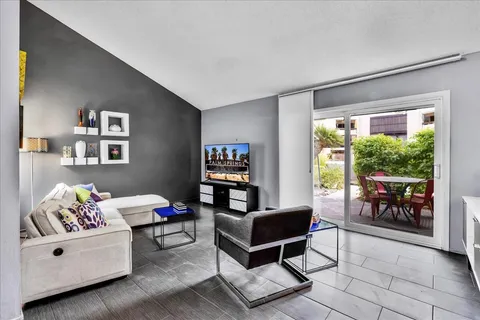 $289,900 | 1474 South Camino Real, Palm Springs, CA 92264