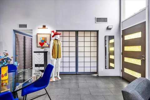 $299,900 | 1474 South Camino Real, Palm Springs, CA 92264