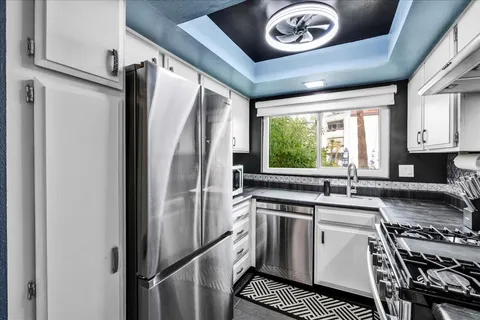 $299,900 | 1474 South Camino Real, Palm Springs, CA 92264