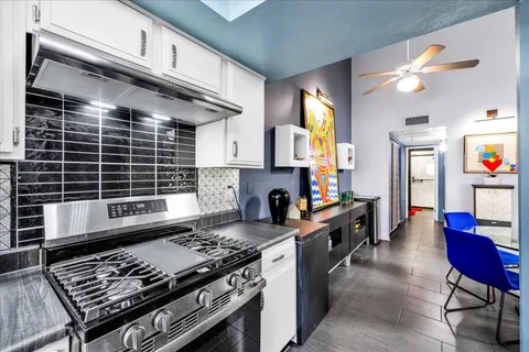 $299,900 | 1474 South Camino Real, Palm Springs, CA 92264