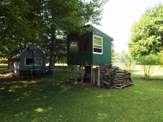 1355 East Vienna Road Clio, MI 48420 - Photo 17 of 26 21189417-16.JPG