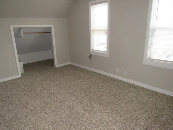 $3,400 | 19 Chapman Street, Unit 2, Dracut, MA 01826