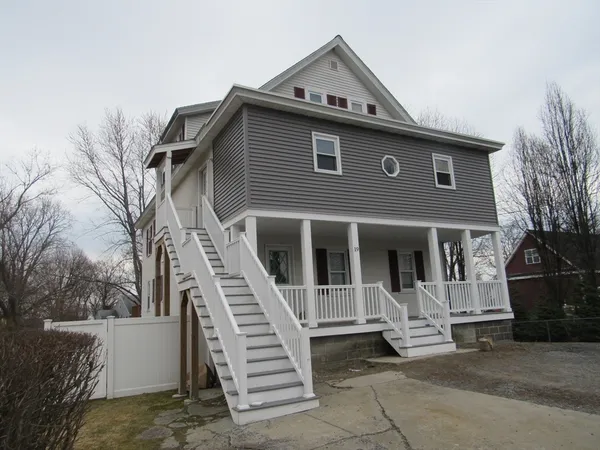 $3,400 | 19 Chapman Street, Unit 2, Dracut, MA 01826