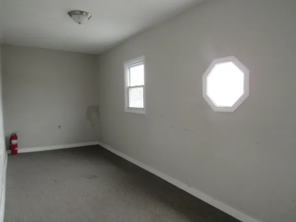 $3,400 | 19 Chapman Street, Unit 2, Dracut, MA 01826