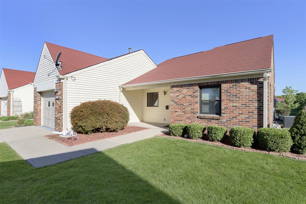 5318 Caring Cove, Unit B Indianapolis, IN 46268 - Photo 2 of 25