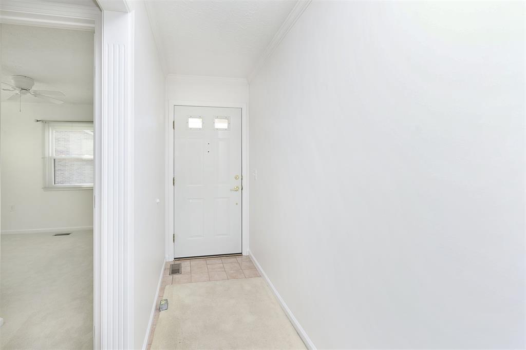 5318 Caring Cove, Unit B Indianapolis, IN 46268 - Photo 4 of 25