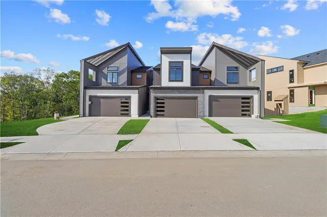 $625,000 | 22518 West 93rd Street, Lenexa, KS 66227