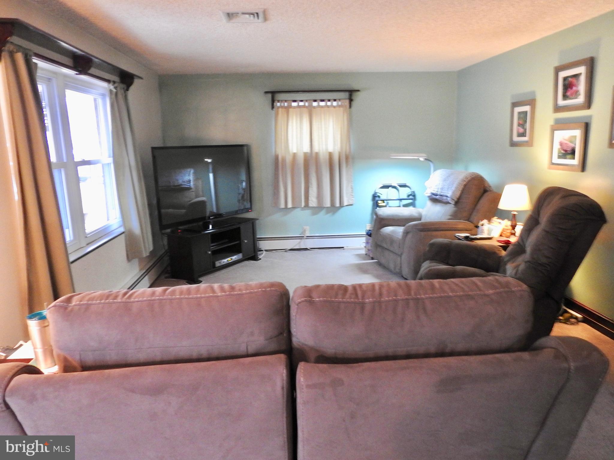 951 Chesterfield Road Haddonfield, NJ 08033 - Photo 5 of 28 Living Room