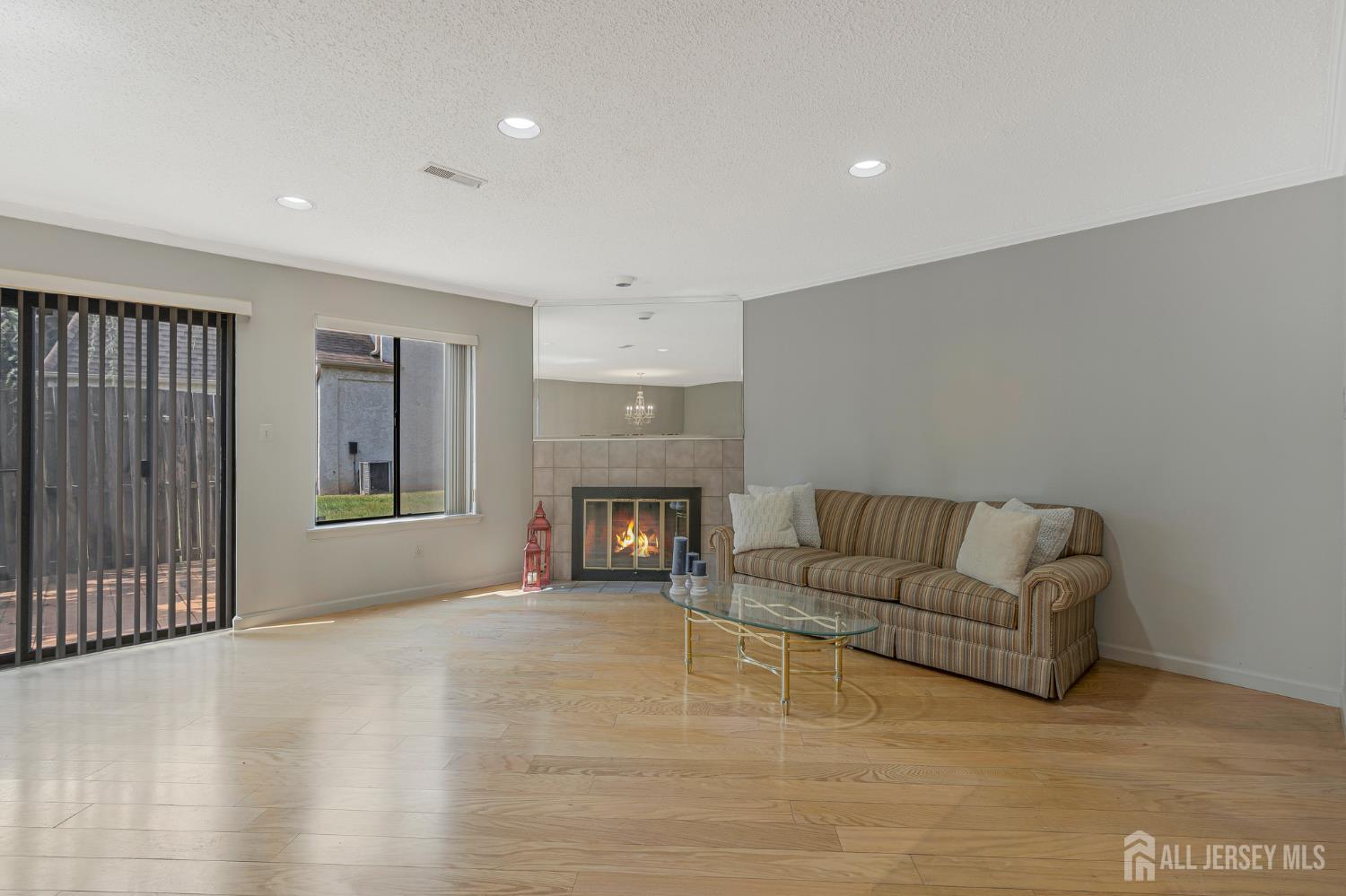 12 Carriage Place Edison, NJ 08820 - Photo 6 of 29