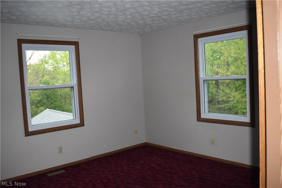 62227 Hawthorne Hill Road Shadyside, OH 43947 - Photo 18 of 35