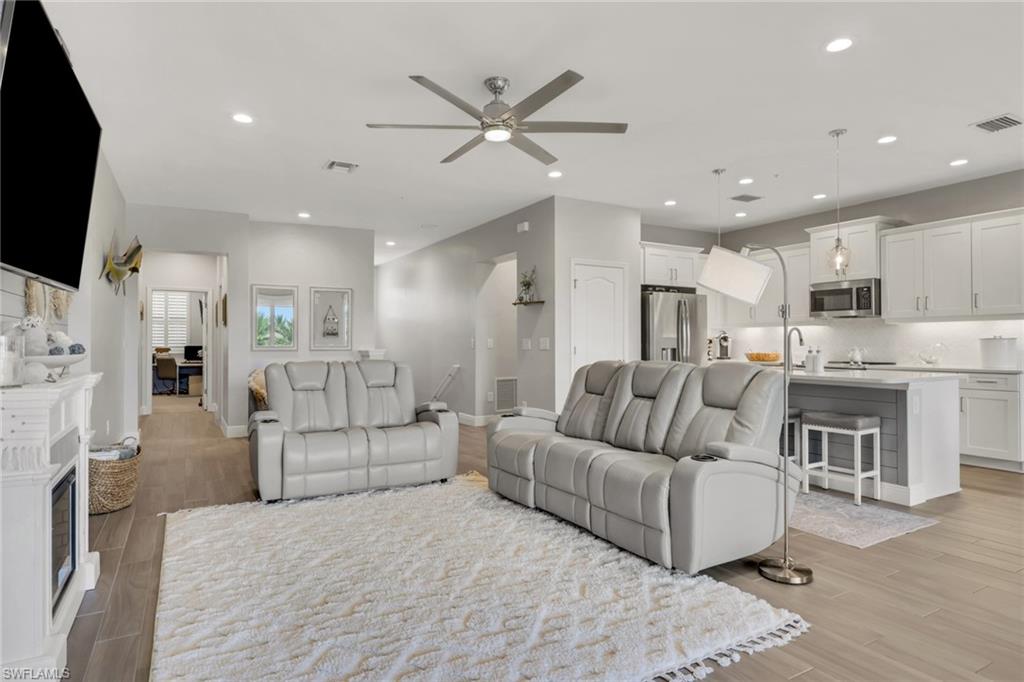 2335 Sawyers Hill Road, Unit 506 Naples, FL 34120 - Photo 4 of 30