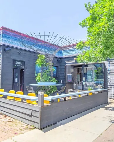 a view of a lake and outdoor space