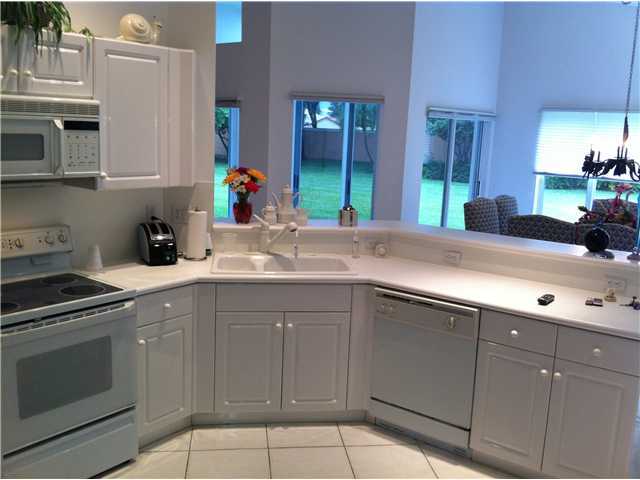 6833 Sun River Road Boynton Beach, FL 33437 - Photo 8 of 16 Additional Photo