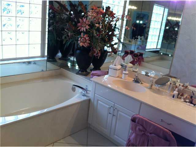 6833 Sun River Road Boynton Beach, FL 33437 - Photo 10 of 16 Additional Photo