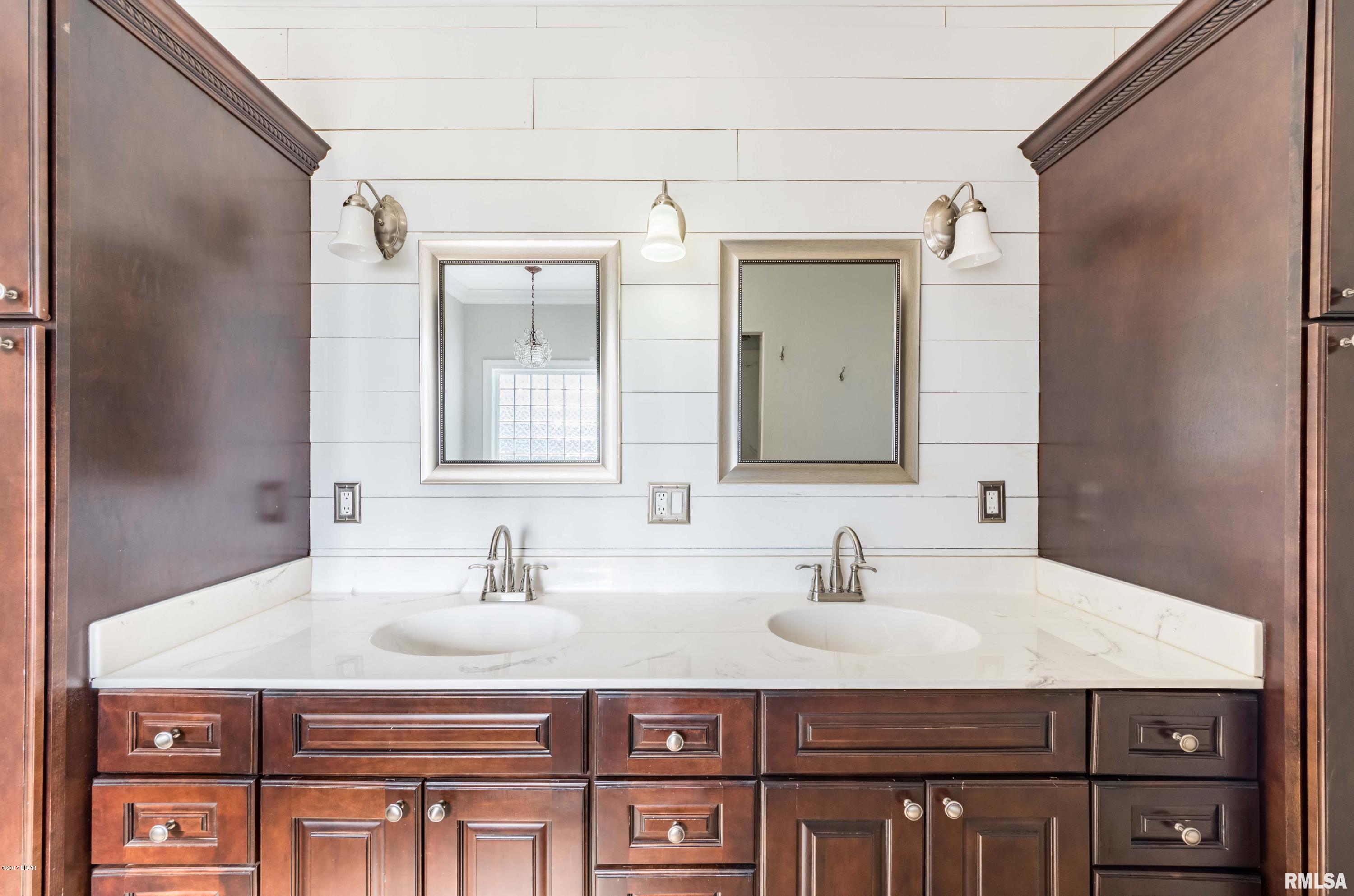 300 Twin Lakes Road Carterville, IL 62918 - Photo 13 of 30 Gallery Image 13