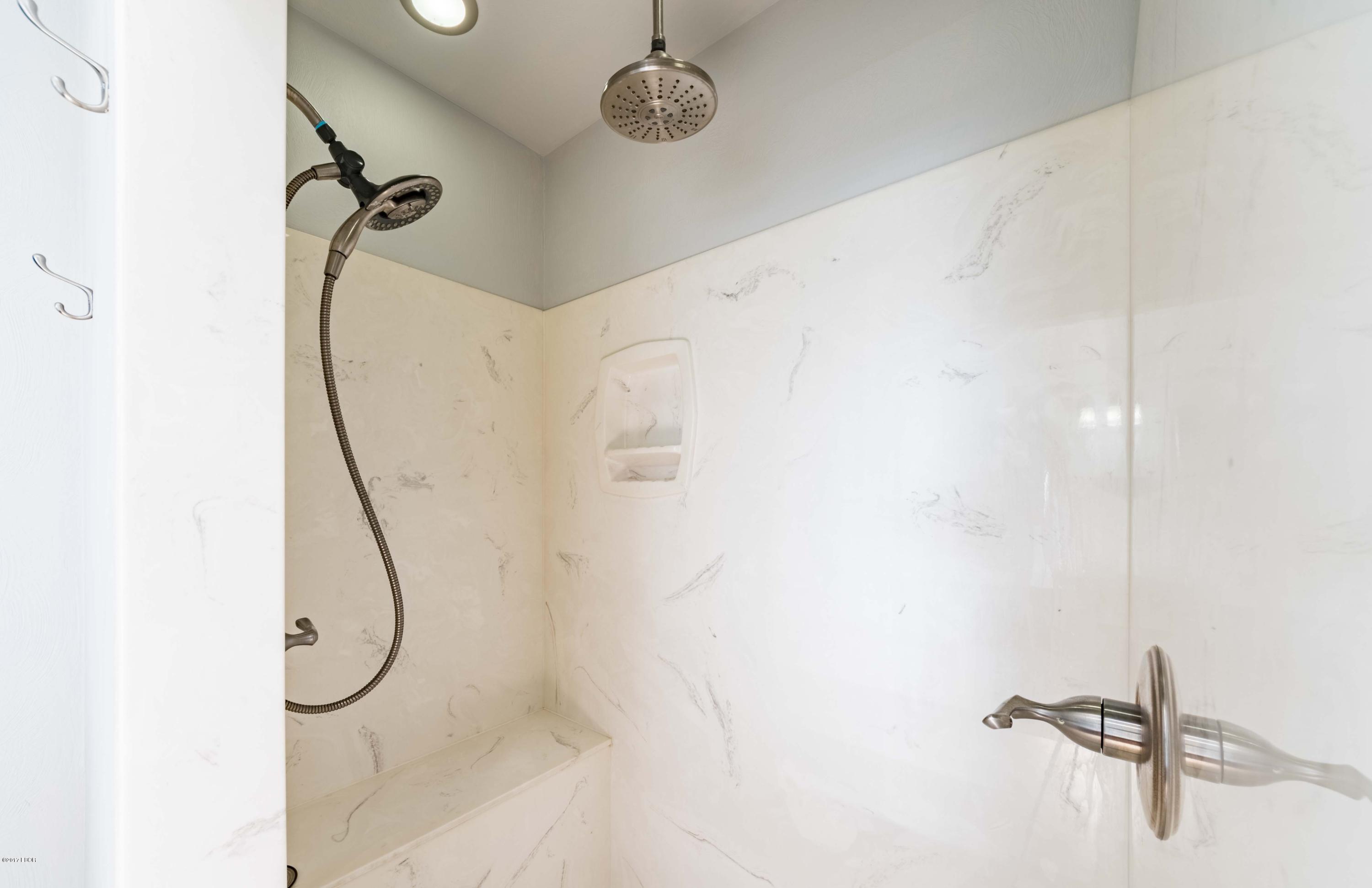 300 Twin Lakes Road Carterville, IL 62918 - Photo 15 of 30 Gallery Image 15