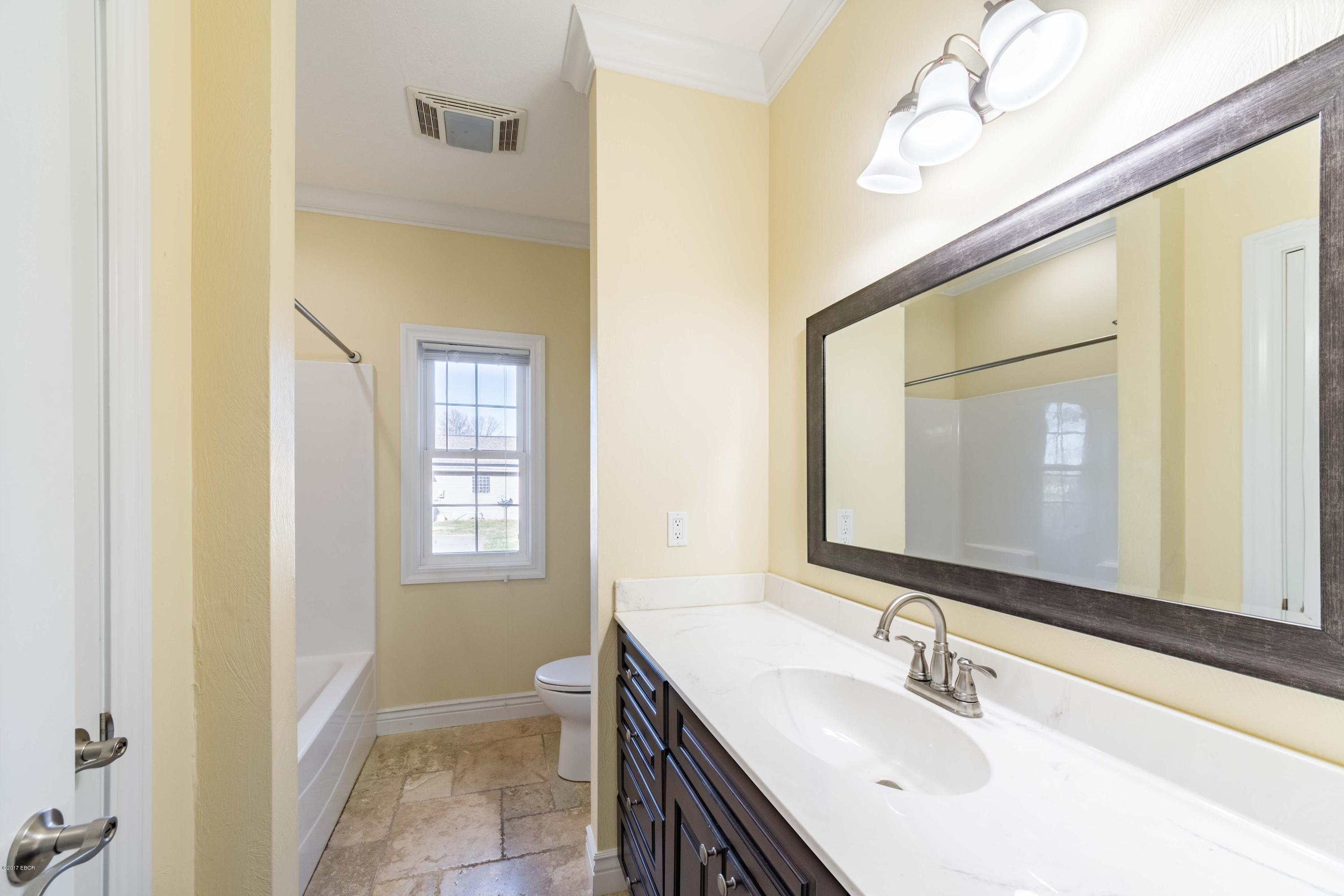 300 Twin Lakes Road Carterville, IL 62918 - Photo 18 of 30 Gallery Image 18