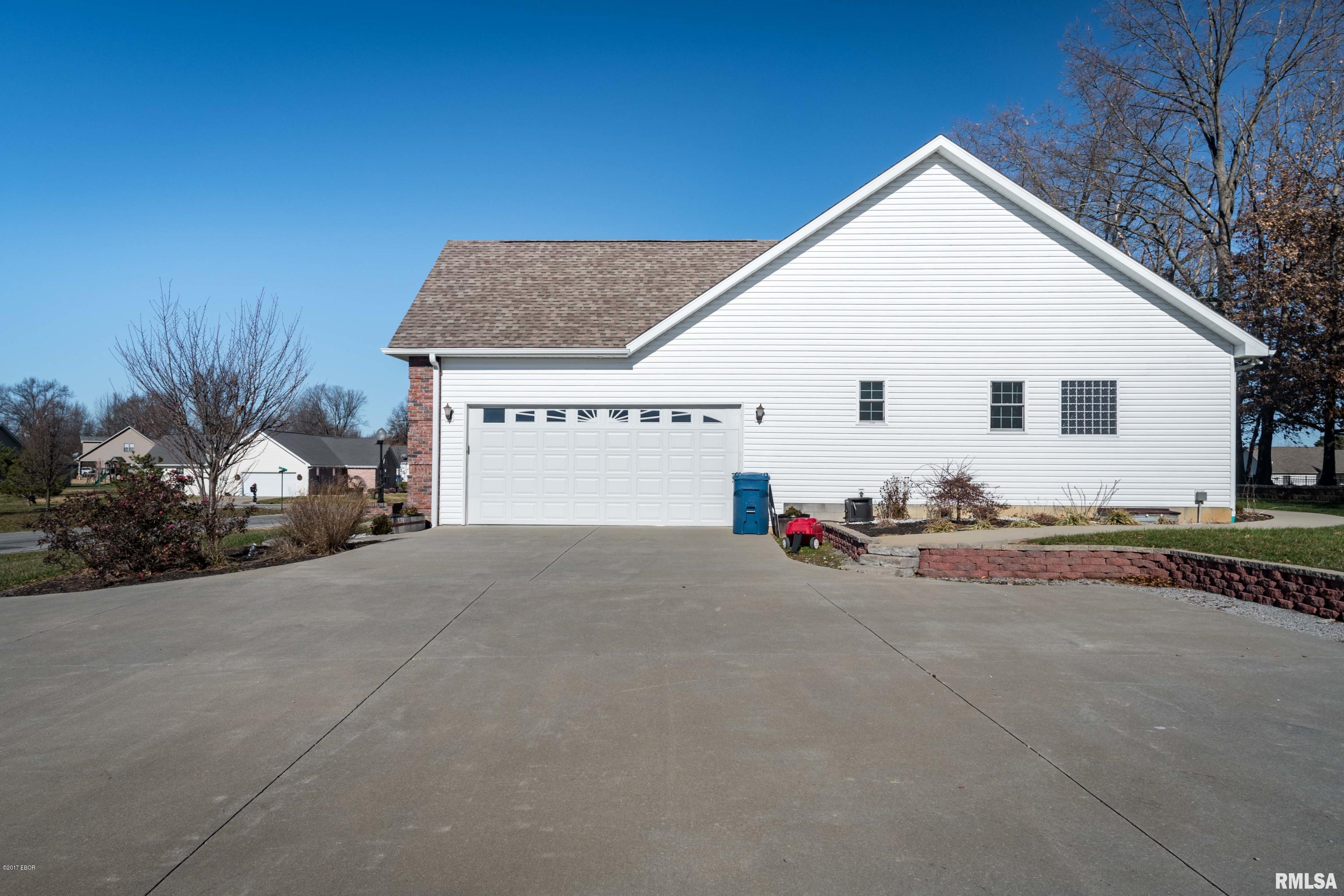 300 Twin Lakes Road Carterville, IL 62918 - Photo 30 of 30 Gallery Image 30