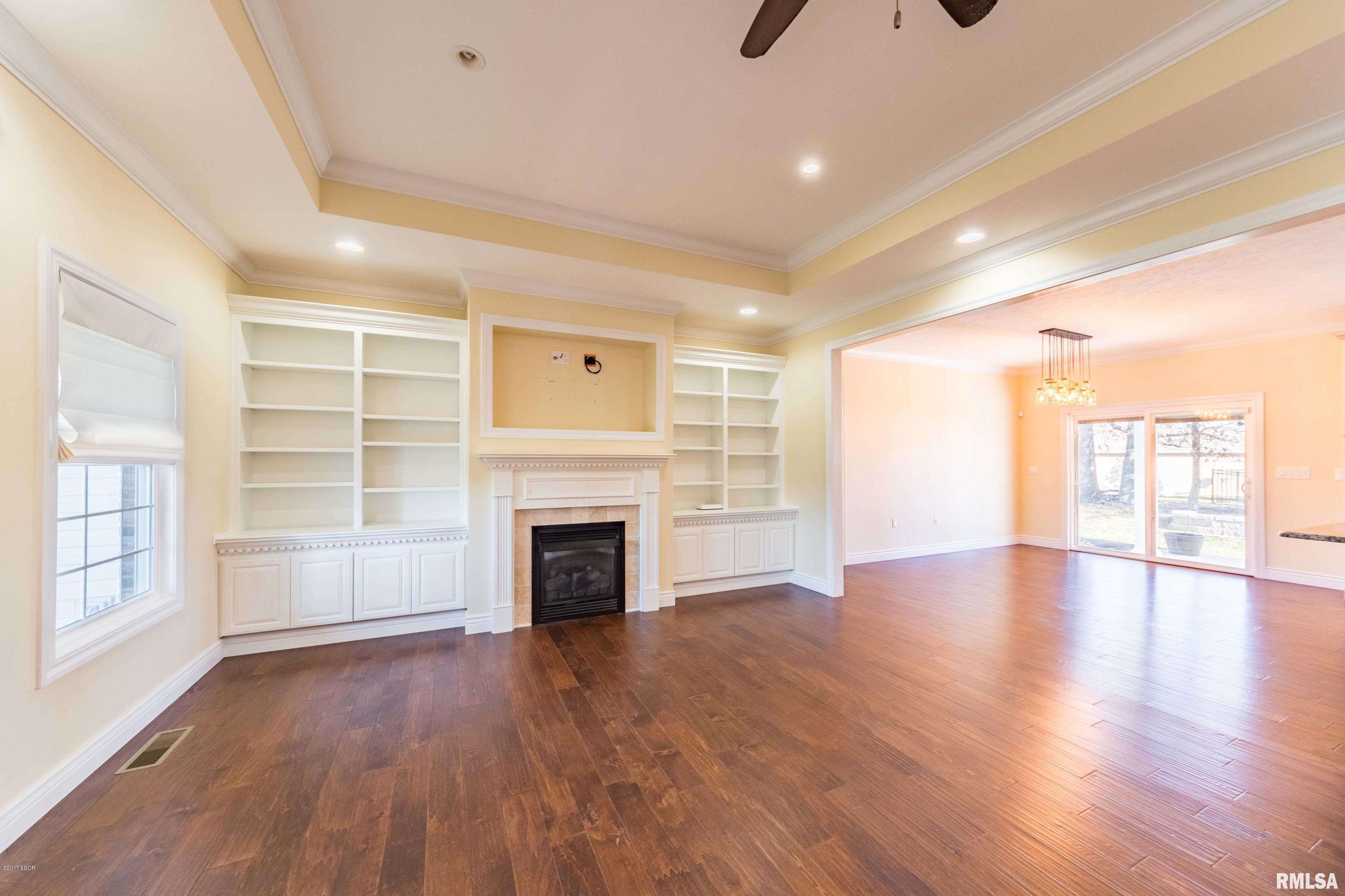 300 Twin Lakes Road Carterville, IL 62918 - Photo 4 of 30 Gallery Image 4
