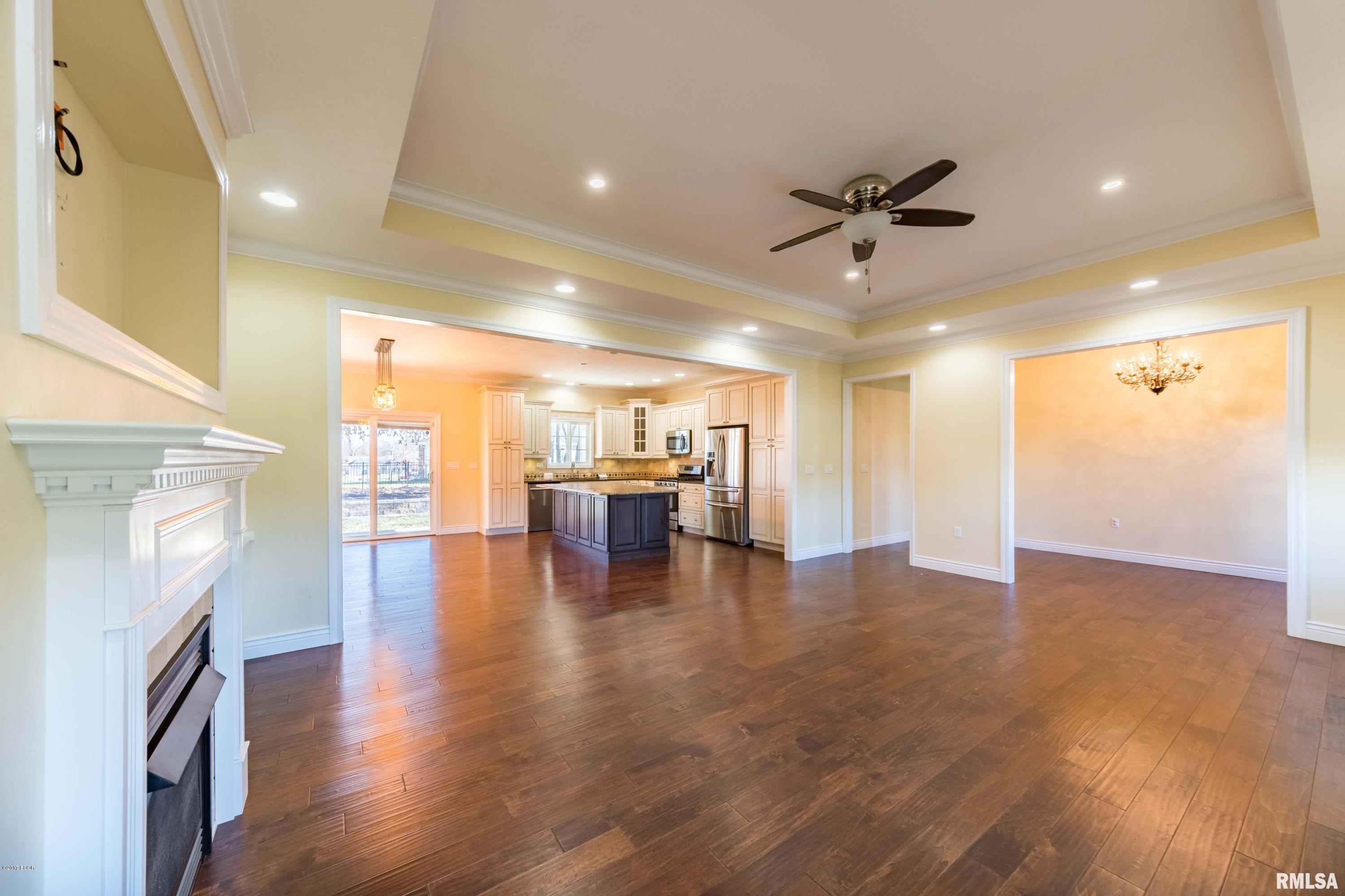 300 Twin Lakes Road Carterville, IL 62918 - Photo 5 of 30 Gallery Image 5