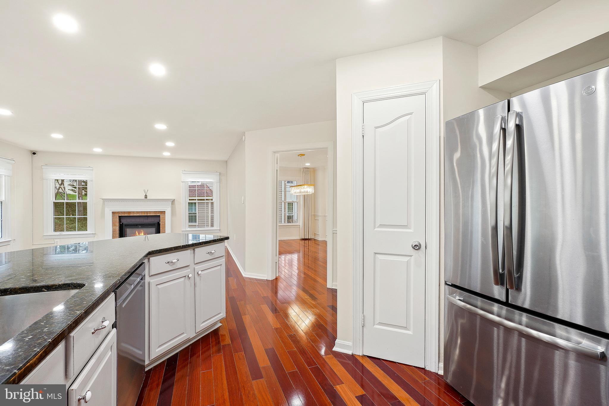 315 Argosy Drive Gaithersburg, MD 20878 - Photo 20 of 48 Main Level Kitchen