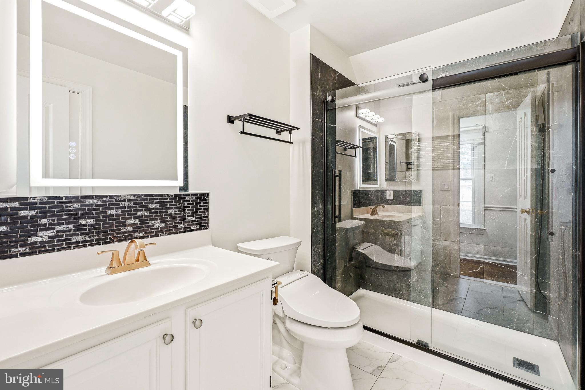 315 Argosy Drive Gaithersburg, MD 20878 - Photo 32 of 48 Top Level Full Bathroom