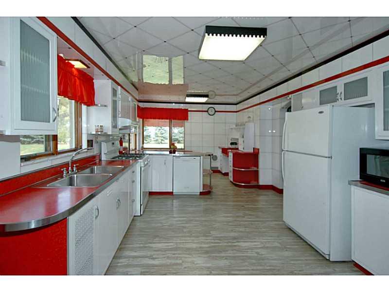 72 Coraopolis Road Coraopolis, PA 15108 - Photo 7 of 25 Kitchen.