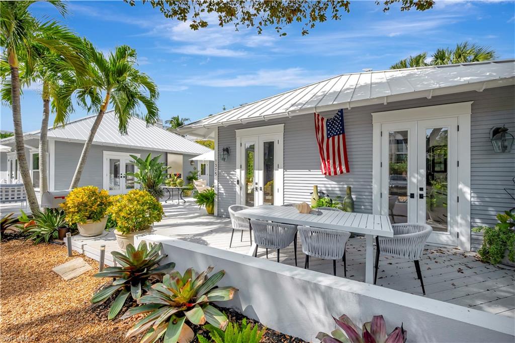 1375 Gordon Drive Naples, FL 34102 - Photo 25 of 37