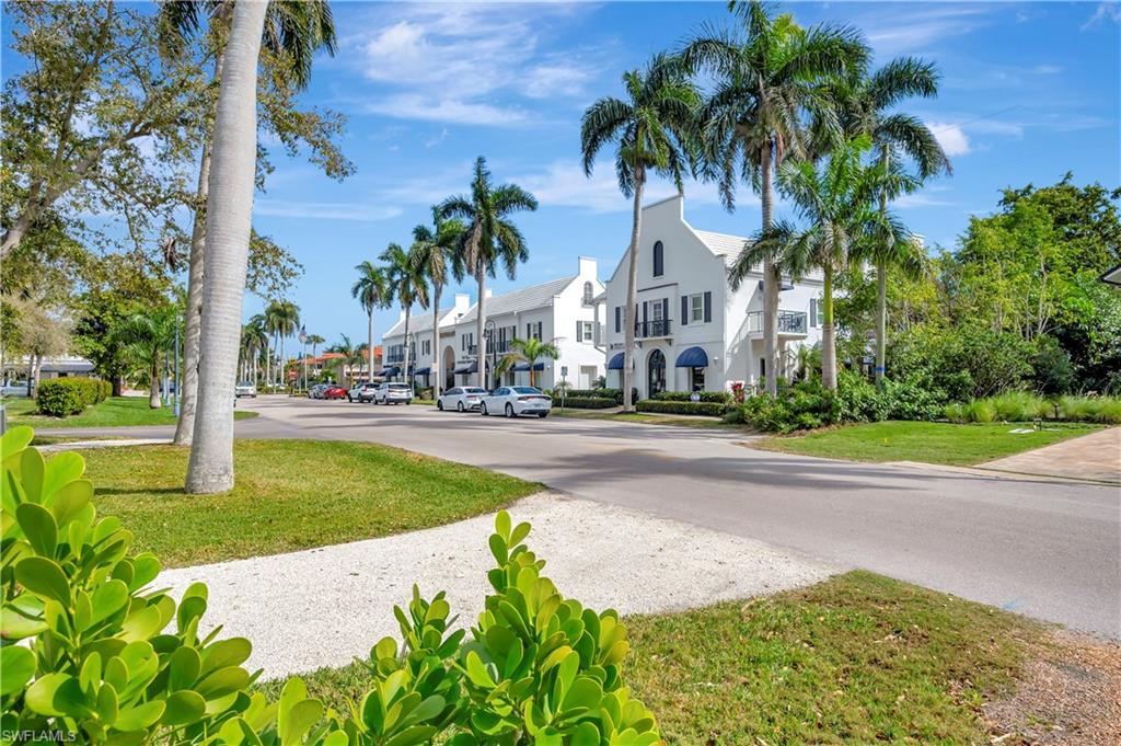 1375 Gordon Drive Naples, FL 34102 - Photo 30 of 37 3rd Street Shopping