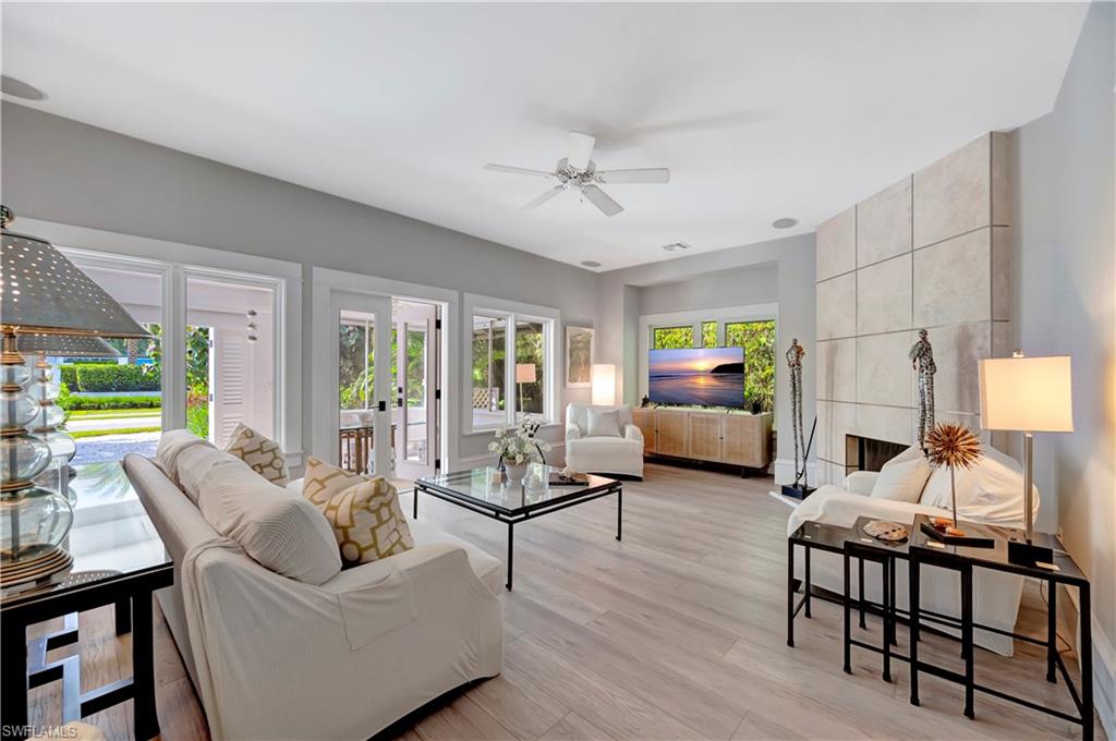1375 Gordon Drive Naples, FL 34102 - Photo 7 of 37 Great Room in Cottage