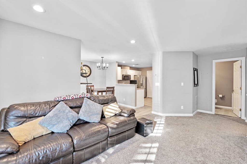 709 Gazebo Circle, Unit 709 Reading, MA 01867 - Photo 5 of 25