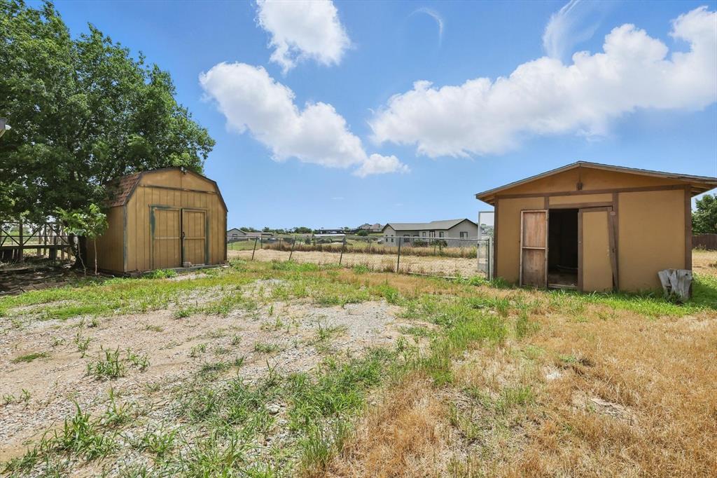 6094 Smiley Road Celina, TX 75009 - Photo 7 of 28 storage buildings