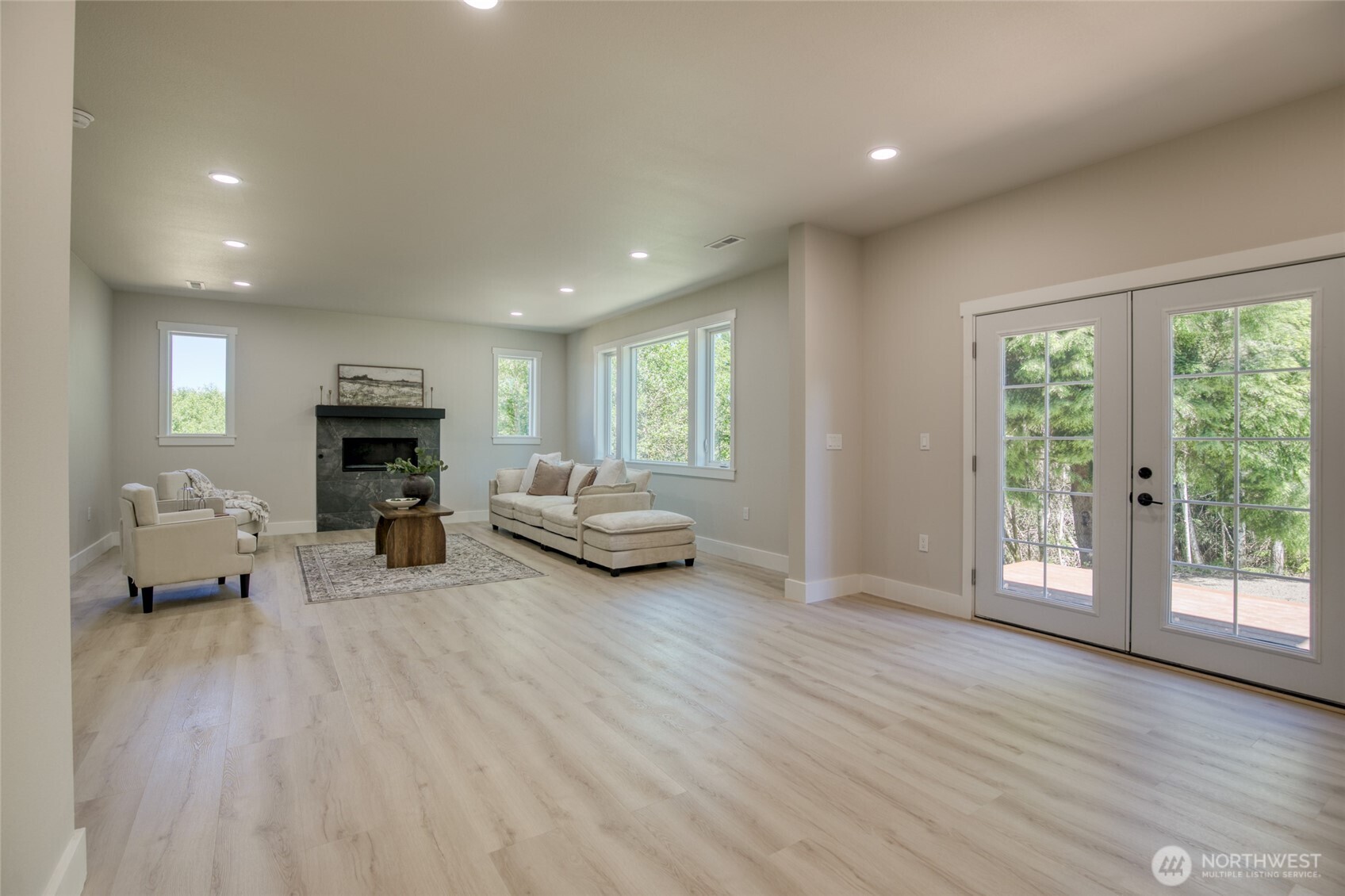 1408 Grays Pointe Lane Aberdeen, WA 98520 - Photo 14 of 32