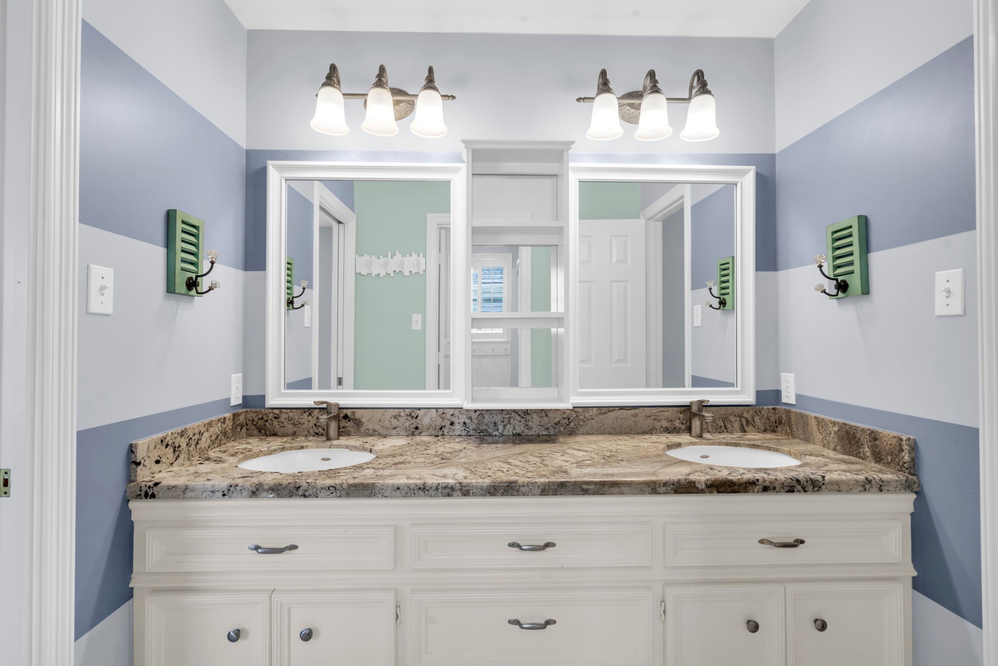 142 West Shadowpoint Circle The Woodlands, TX 77381 - Photo 33 of 50