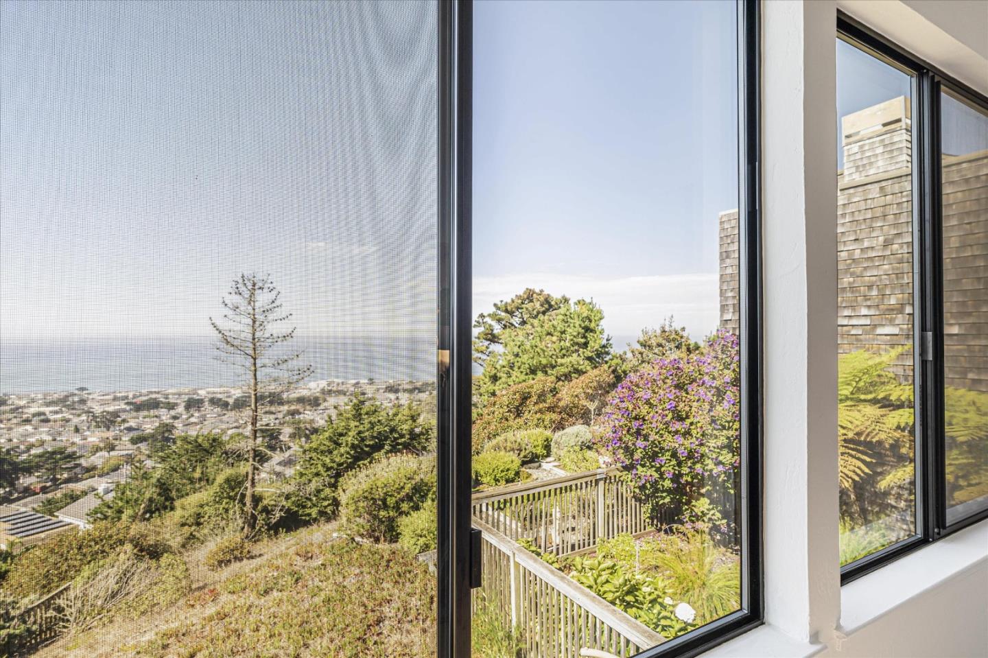 290 Beachview Avenue, Unit 39 Pacifica, CA 94044 - Photo 11 of 63 a bathroom with a shower