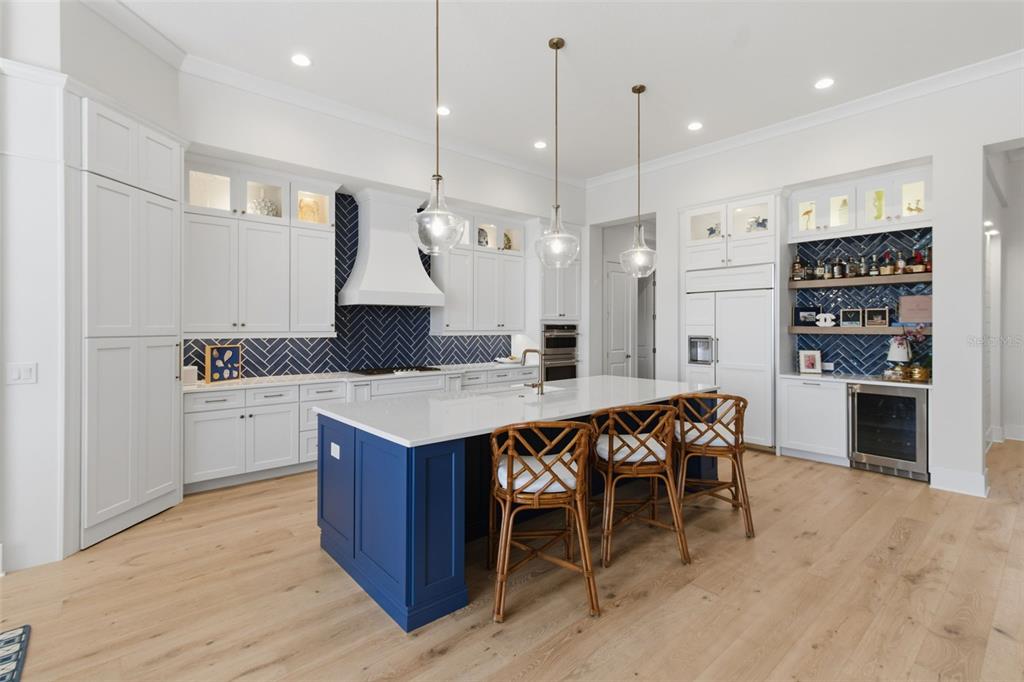 8853 Colonels Court Sarasota, FL 34240 - Photo 6 of 40