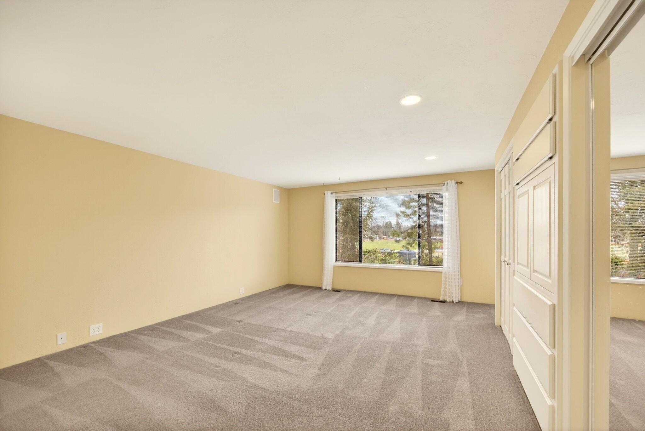 2585 Freedom Way Medford, OR 97504 - Photo 35 of 66