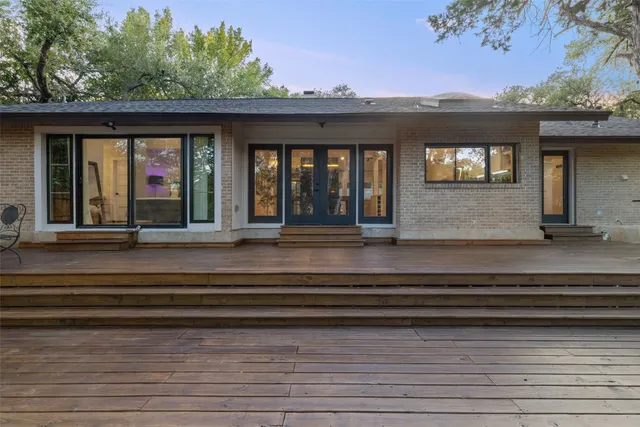 a view of a house with a entryway