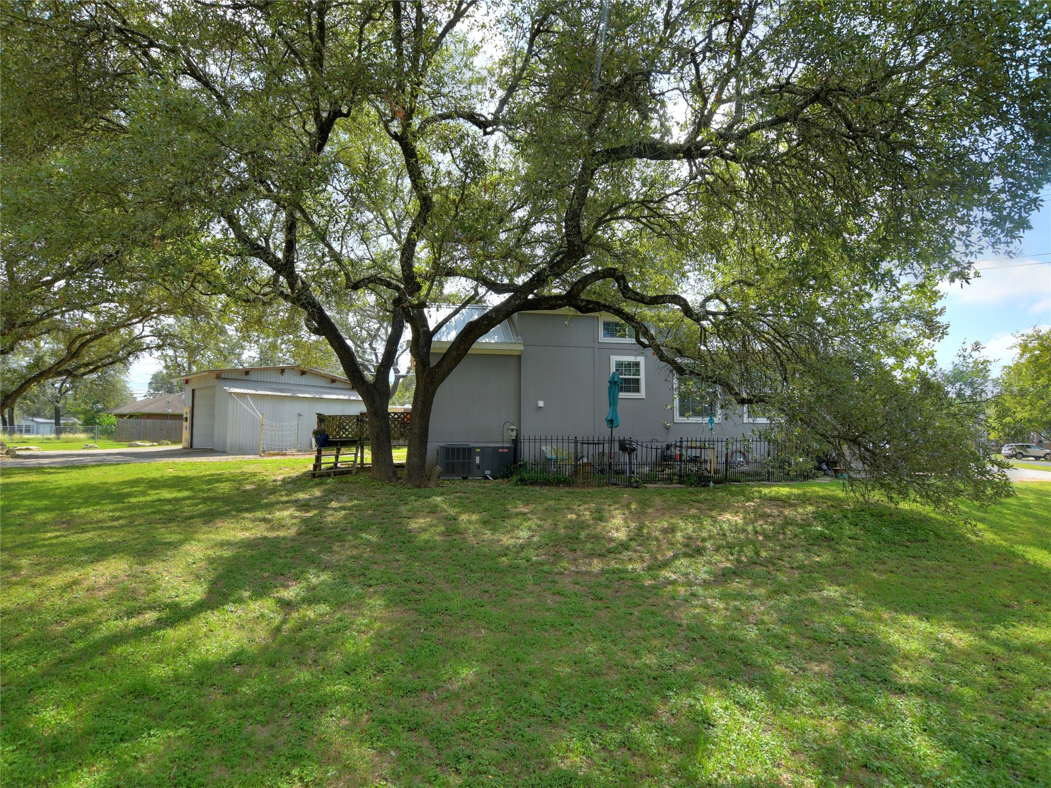 1702 Saracen Road Austin, TX 78733 - Photo 6 of 27