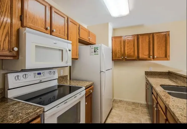 $1,795 | 18624 North 93rd Avenue, Peoria, AZ 85382