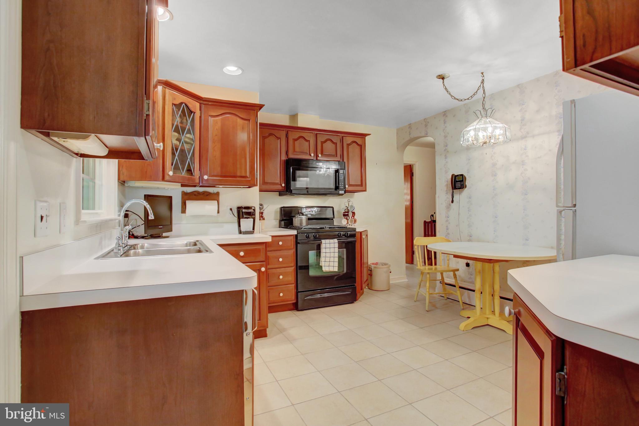 710 Southern Road York, PA 17403 - Photo 11 of 31 Gallery Image 11