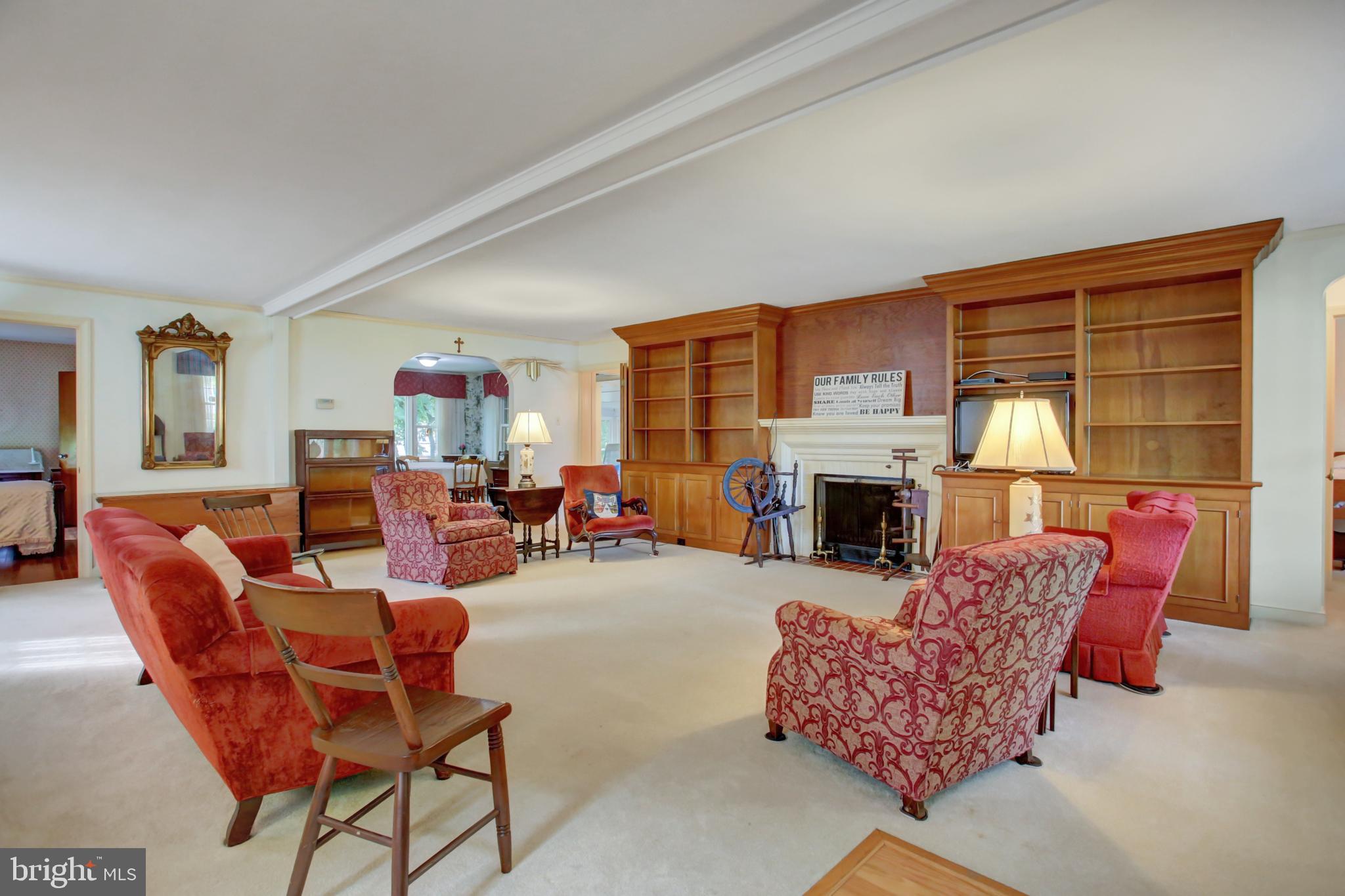 710 Southern Road York, PA 17403 - Photo 4 of 31 Gallery Image 4
